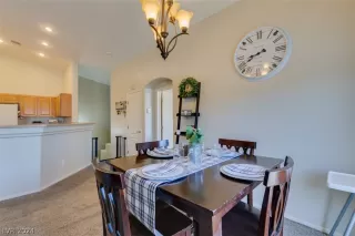 Photo #4: 2582878 Listing