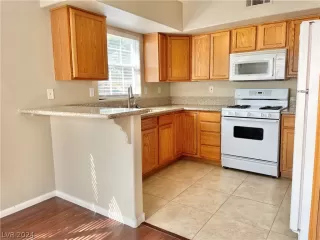 Photo #2: 2582893 Listing 