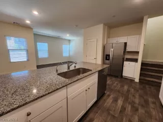 Photo #2: 2582898 Listing 