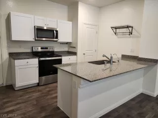 Photo #6: 2582898 Listing 