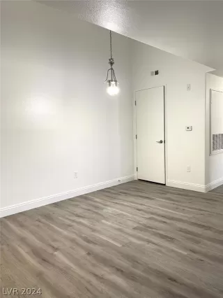 Photo #4: 2582903 Listing 