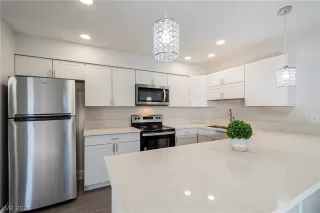 Photo #5: 2582927 Listing 