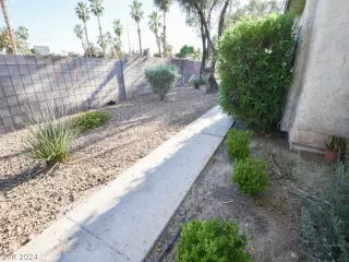 Photo #4: 2582931 Listing