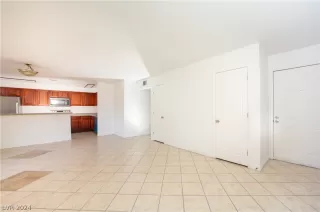 Photo #1: 2582978 Listing