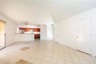 Photo #2: 2582978 Listing