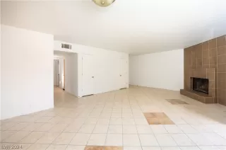 Photo #6: 2582978 Listing