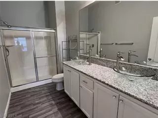 Photo #2: 2583000 Listing