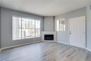 Photo #4: 2583070 Listing