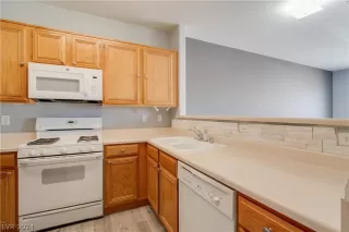 Photo #5: 2583070 Listing