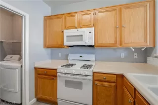 Photo #6: 2583070 Listing