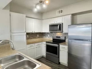 Photo #6: 2583099 Listing