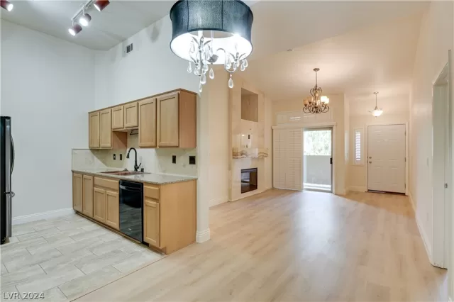 MLS: 2583127 Condo For Sale