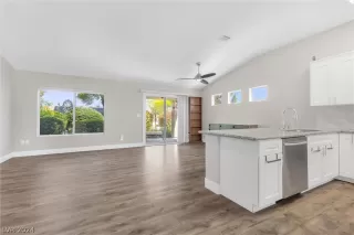 Photo #4: 2583152 Listing 