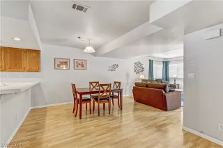 Photo #5: 2583159 Listing