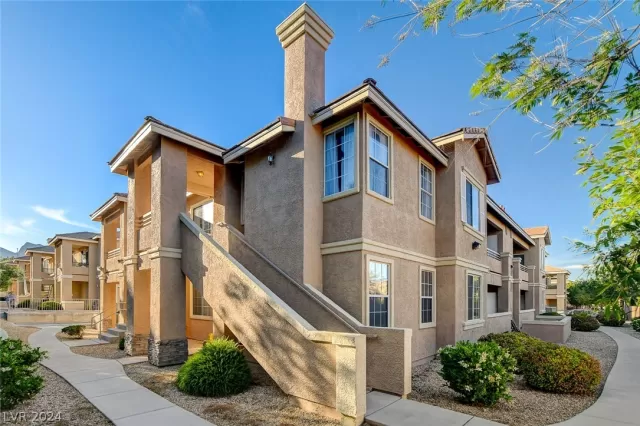 MLS: 2583164 Condo For Sale