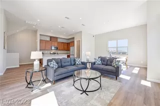 Photo #2: 2583177 Listing