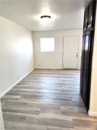 Photo #2: 2583183 Listing