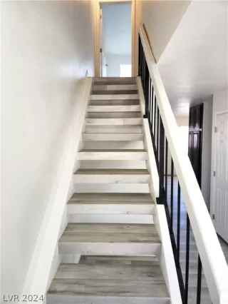 Photo #3: 2583183 Listing