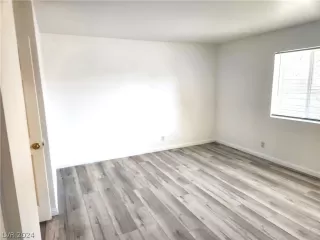 Photo #6: 2583183 Listing