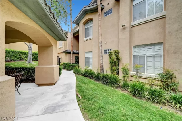 MLS: 2583185 Condo For Sale