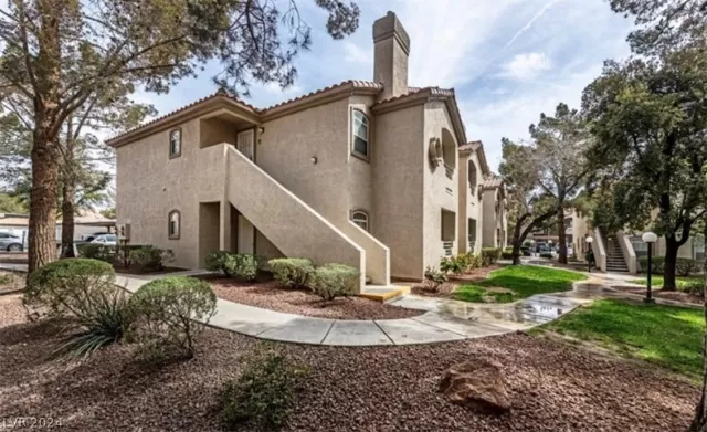 MLS: 2583276 Condo For Sale