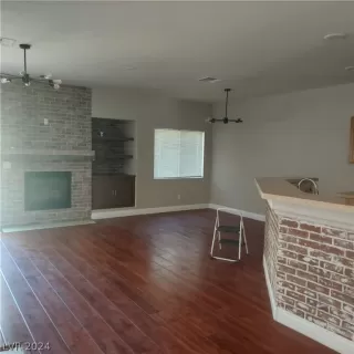 Photo #3: 2583302 Listing