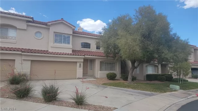 MLS: 2583360 Condo For Sale