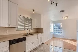 Photo #2: 2583365 Listing 