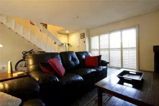 Photo #5: 2583369 Listing