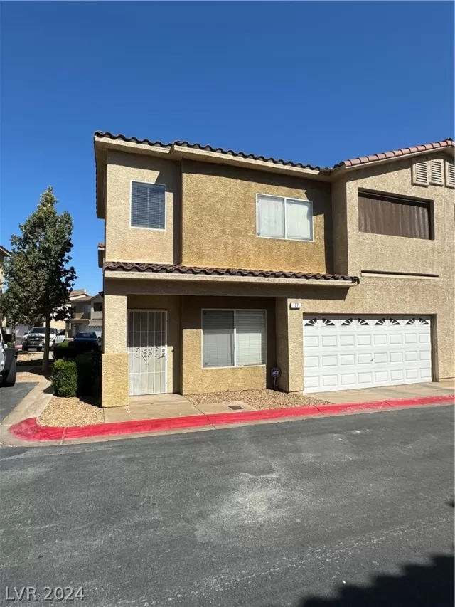 MLS: 2583371 Condo For Sale