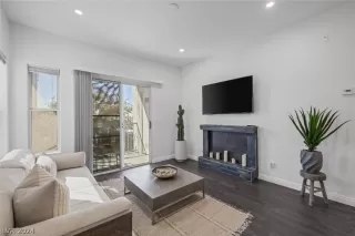 Photo #2: 2583379 Listing 