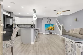 Photo #4: 2583382 Listing