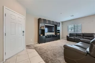 Photo #4: 2583385 Listing