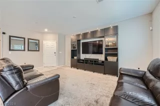 Photo #5: 2583385 Listing