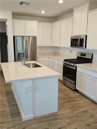 Photo #1: 2583429 Listing 