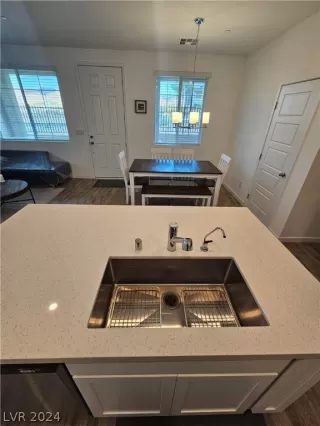 Photo #4: 2583429 Listing 