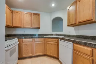 Photo #5: 2583451 Listing 