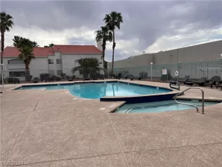 Photo #1: 2583476 Listing