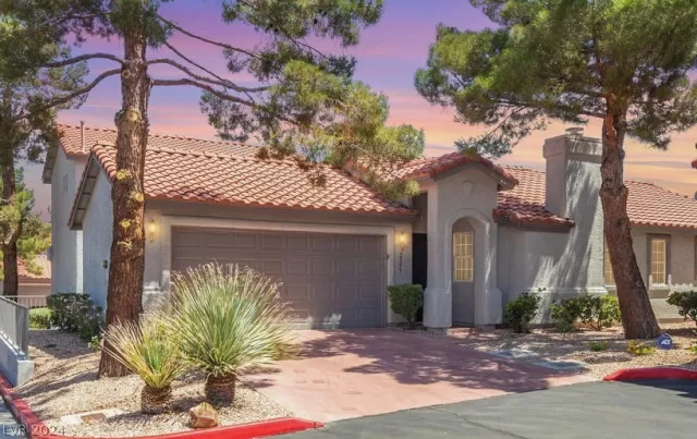 MLS: 2583523 Condo For Sale