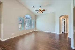 Photo #2: 2583561 Listing