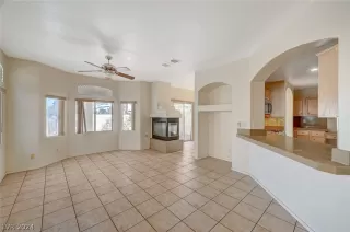 Photo #3: 2583564 Listing