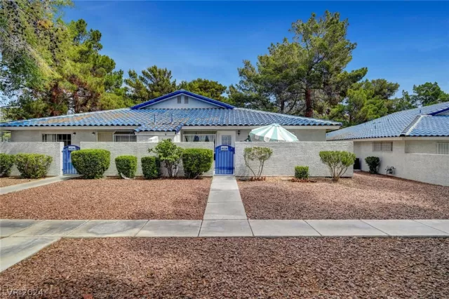 MLS: 2583595 Condo For Sale