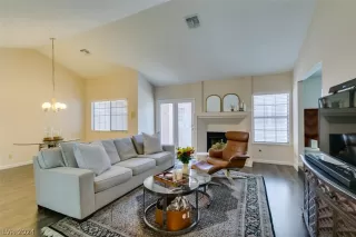 Photo #4: 2583694 Listing