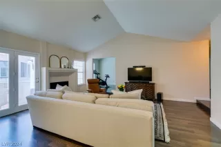 Photo #6: 2583694 Listing