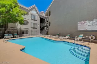 Photo #5: 2583728 Listing