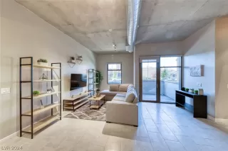 Photo #2: 2583743 Listing