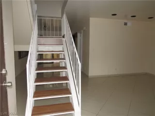 Photo #2: 2583748 Listing 