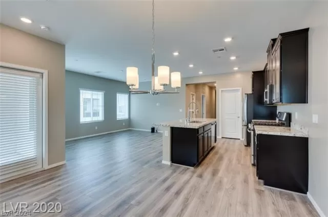 MLS: 2583754 Condo For Sale