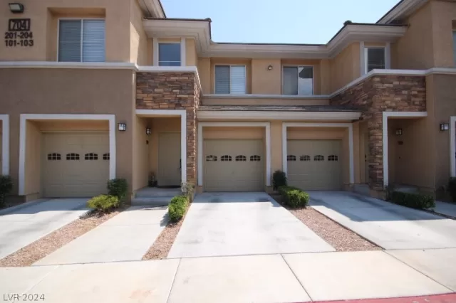 MLS: 2583763 Condo For Sale