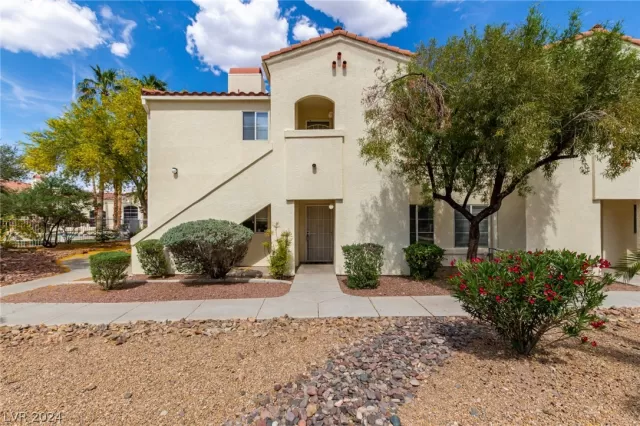 MLS: 2583788 Condo For Sale